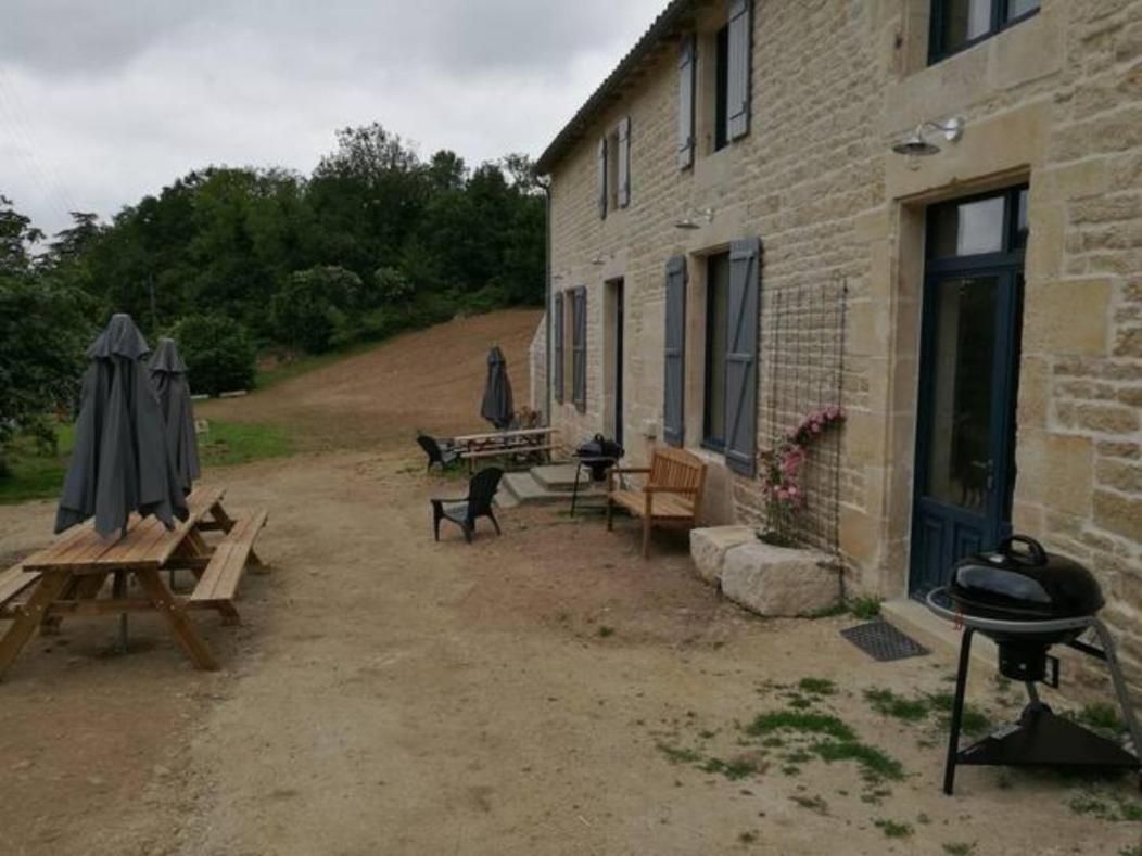 Chateau Des Loups - Les Cedres Bleus Echire Exterior photo