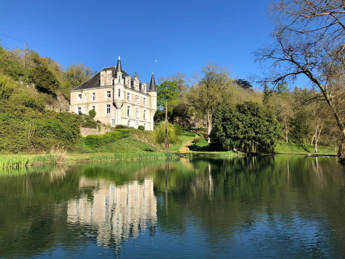 Chateau Des Loups - Les Cedres Bleus Echire Exterior photo